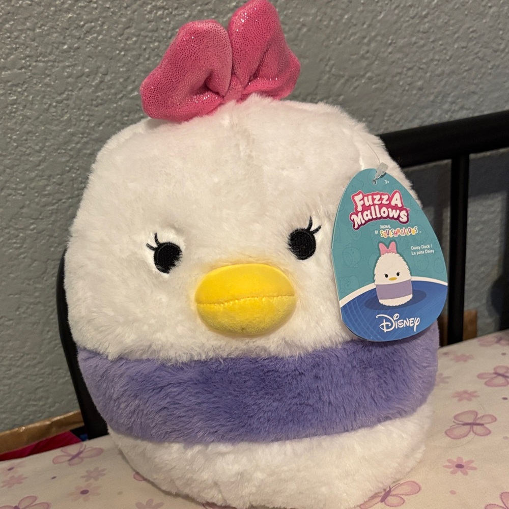 Disney FuzzAMallows Daisy Duck White & Purple Plush w Pink Bow 11” with bow